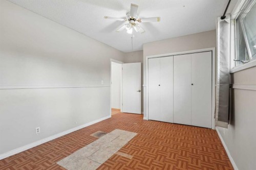 736 2 Street West, Cardston, AB - Indoor Photo Showing Other Room