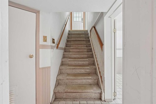736 2 Street West, Cardston, AB - Indoor Photo Showing Other Room