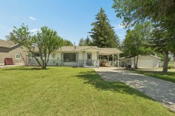 736 2 Street WESTCardston, AB T0K 0K0