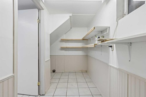 736 2 Street West, Cardston, AB - Indoor