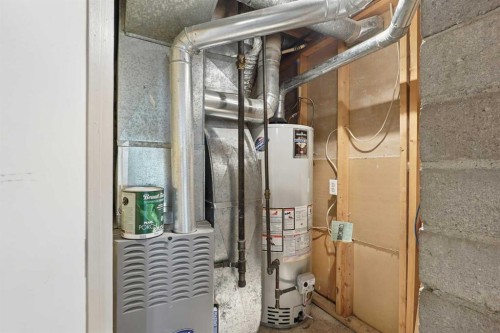 736 2 Street West, Cardston, AB - Indoor Photo Showing Basement