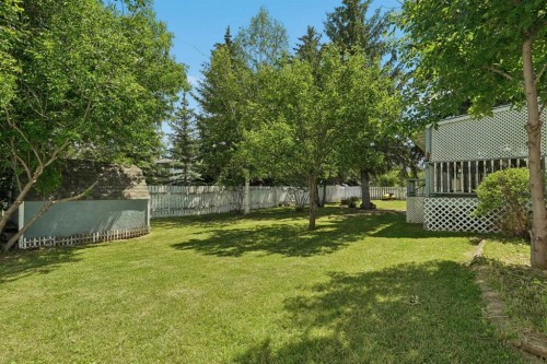 736 2 Street West, Cardston, AB - Outdoor With Deck Patio Veranda