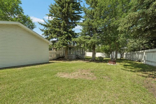 736 2 Street West, Cardston, AB - Outdoor