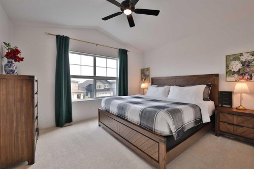538 Malahat Green West, Lethbridge, AB - Indoor Photo Showing Bedroom