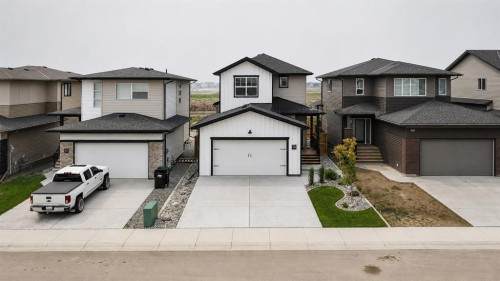 538 Malahat Green West, Lethbridge, AB - Outdoor With Facade