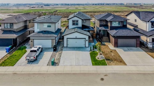538 Malahat Green West, Lethbridge, AB - Outdoor With Facade