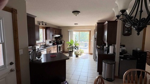 253 Westview Crescent, Bow Island, AB 