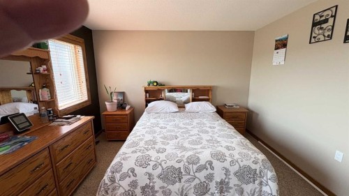 253 Westview Crescent, Bow Island, AB 