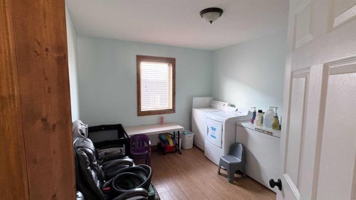 253 Westview Crescent, Bow Island, AB 