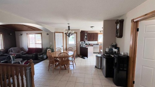 253 Westview Crescent, Bow Island, AB 