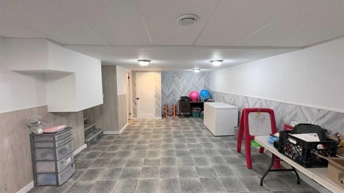 253 Westview Crescent, Bow Island, AB 