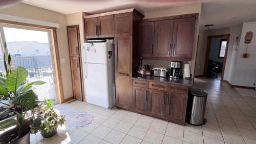 253 Westview Crescent, Bow Island, AB 