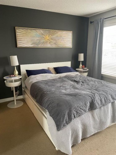 320-2233 34 Avenue Sw, Calgary, AB - Indoor Photo Showing Bedroom