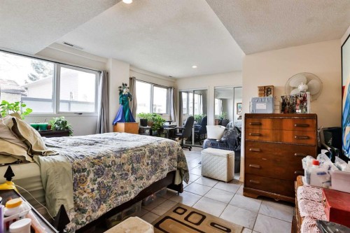 1108 10 Avenue North, Lethbridge, AB - Indoor Photo Showing Bedroom