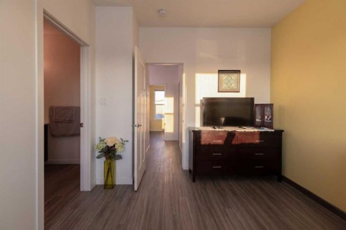 318 Lynx Road North, Lethbridge, AB - Indoor