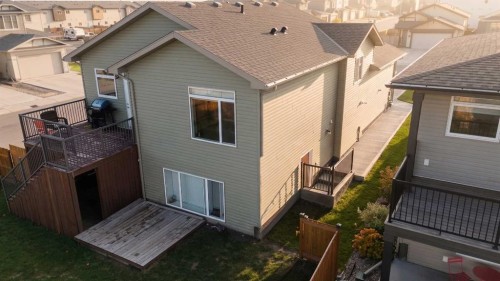 318 Lynx Road North, Lethbridge, AB - Outdoor With Exterior