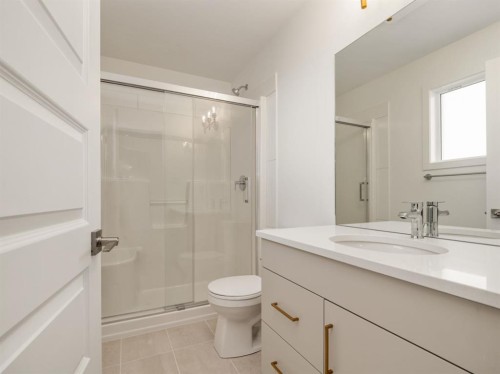 245 Caribou Way North, Lethbridge, AB 