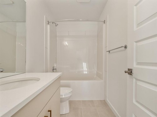 245 Caribou Way North, Lethbridge, AB 