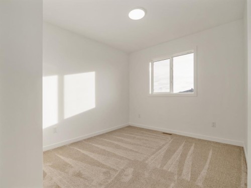 245 Caribou Way North, Lethbridge, AB 
