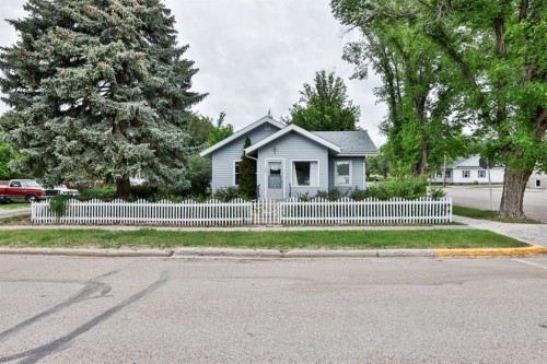 129 2 Avenue Ne, Milk River, AB 