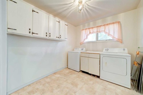 726 10 Avenue South, Lethbridge, AB 