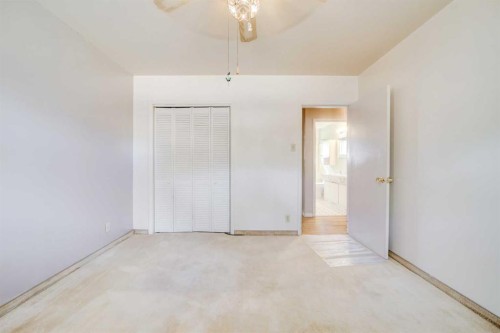 726 10 Avenue South, Lethbridge, AB 