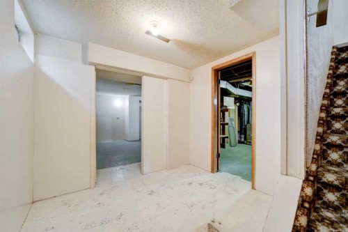 726 10 Avenue South, Lethbridge, AB 