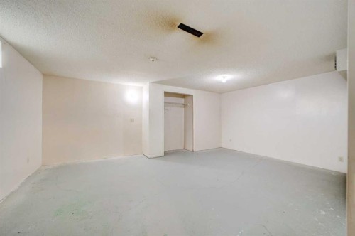 726 10 Avenue South, Lethbridge, AB 