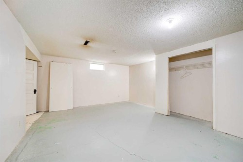 726 10 Avenue South, Lethbridge, AB 