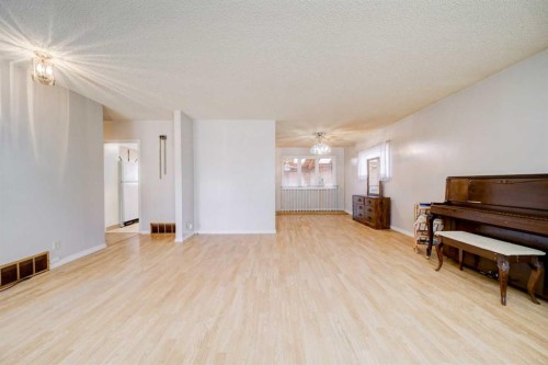 726 10 Avenue South, Lethbridge, AB 