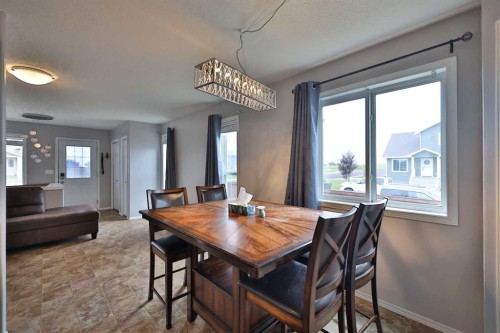 4602 6 Street, Coalhurst, AB - Indoor Photo Showing Dining Room