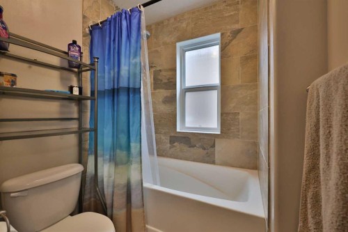 4602 6 Street, Coalhurst, AB - Indoor Photo Showing Bathroom