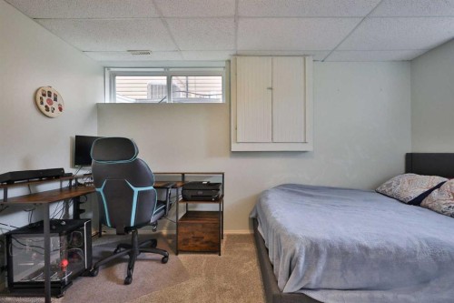 4602 6 Street, Coalhurst, AB - Indoor Photo Showing Bedroom