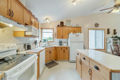 781 Red Crow Boulevard West, Lethbridge, AB - Indoor Photo Showing Kitchen With Double Sink