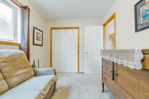 781 Red Crow Boulevard West, Lethbridge, AB - Indoor Photo Showing Bedroom