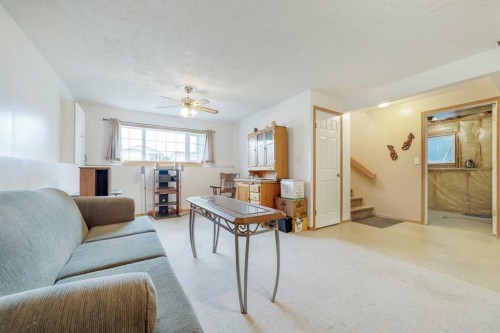781 Red Crow Boulevard West, Lethbridge, AB - Indoor Photo Showing Living Room