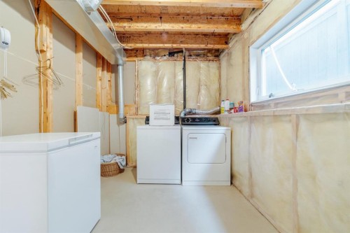 781 Red Crow Boulevard West, Lethbridge, AB - Indoor Photo Showing Laundry Room