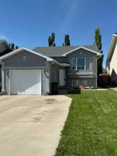 781 Red Crow Boulevard West, Lethbridge, AB - Outdoor