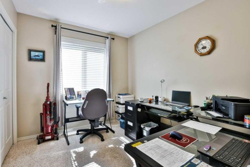 334 Keystone Lane West, Lethbridge, AB - Indoor Photo Showing Office