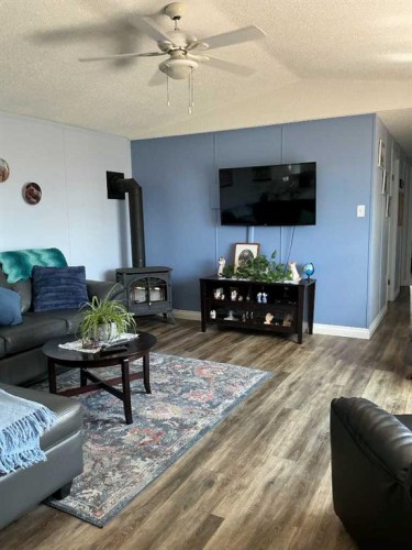947 Main, Milk River, AB 