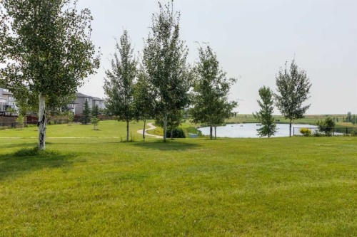 19 Moonlight Boulevard West, Lethbridge, AB 
