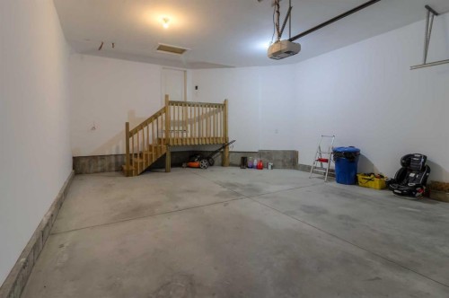 19 Moonlight Boulevard West, Lethbridge, AB 