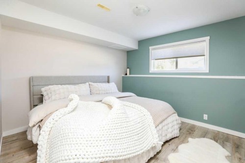 644 Aberdeen Crescent West, Lethbridge, AB - Indoor Photo Showing Bedroom