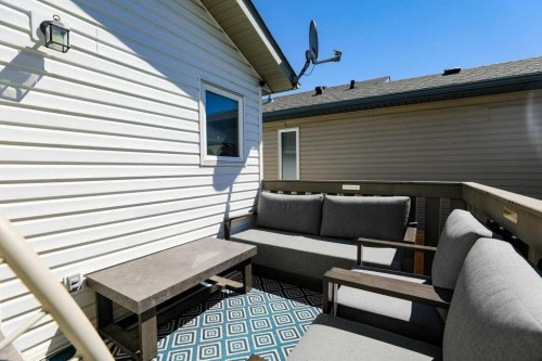644 Aberdeen Crescent West, Lethbridge, AB - Outdoor With Deck Patio Veranda With Exterior