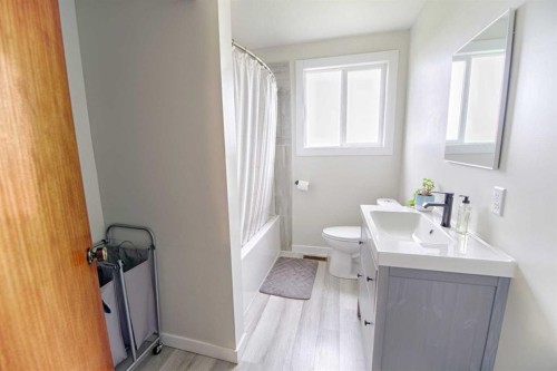 316 Alberta Avenue, Chin, AB 
