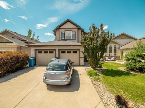 17 Coalbanks Link WEST Lethbridge, AB T1J 4H6