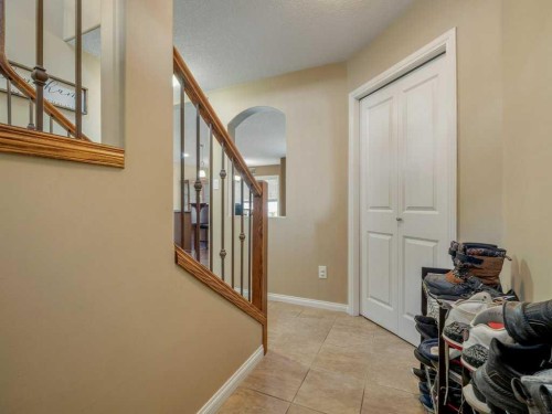 17 Coalbanks Link West, Lethbridge, AB - Indoor Photo Showing Other Room