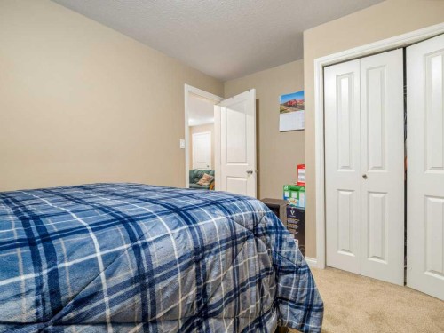 17 Coalbanks Link West, Lethbridge, AB - Indoor Photo Showing Bedroom