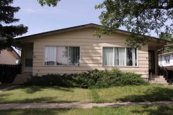 48 and 50 Jerry Potts Boulevard WEST Lethbridge, AB T1K 5M5