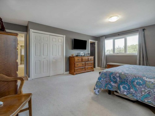 39 Eton Road West, Lethbridge, AB 